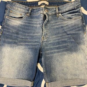 Jean shorts in great condition